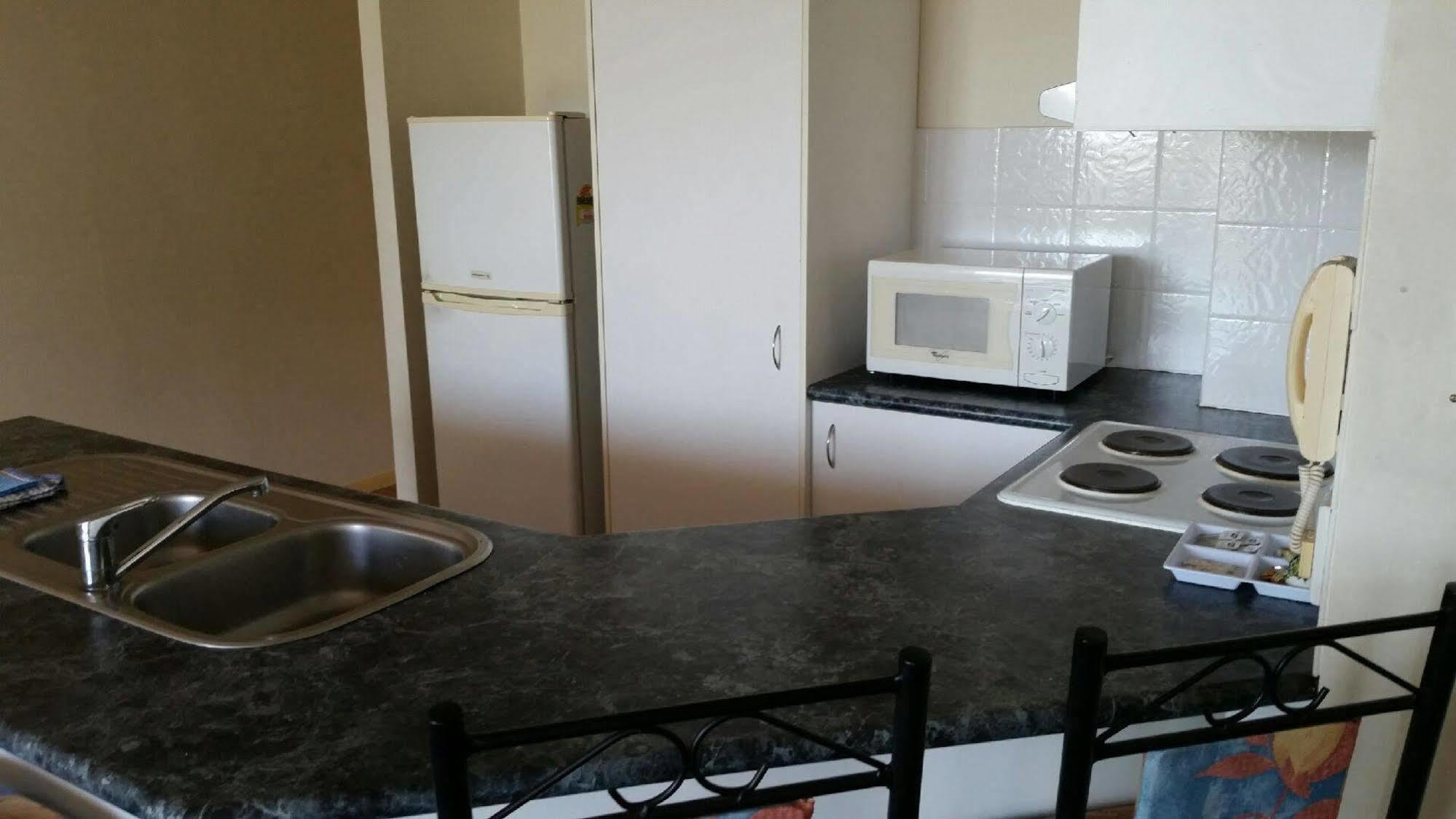 Mango Cove Apartment โกลด์โคสต์ ภายนอก รูปภาพ